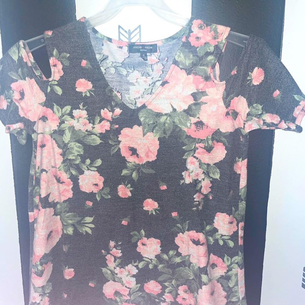 Floral Cold Shoulder Knit Top Moa Moa 1x